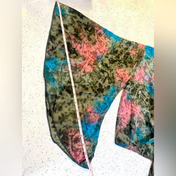 Boho tie wrap top. Indian silk. Bell sleeves. Crop top Tie--Dye. 60’s Hippie - Picture 5 of 8
